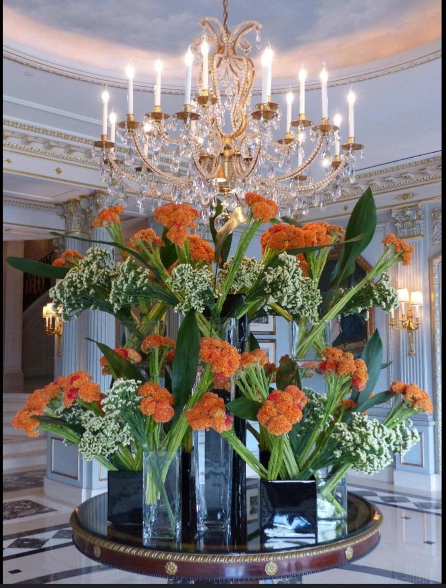 Empress Madani Palace Hotel Surrey Luaran gambar