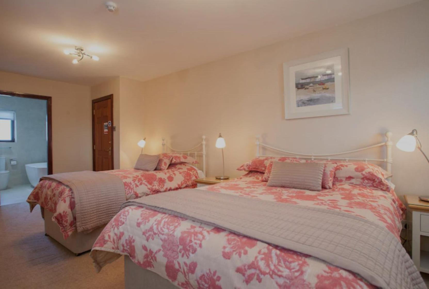 Empress Madani Palace Hotel Surrey Luaran gambar