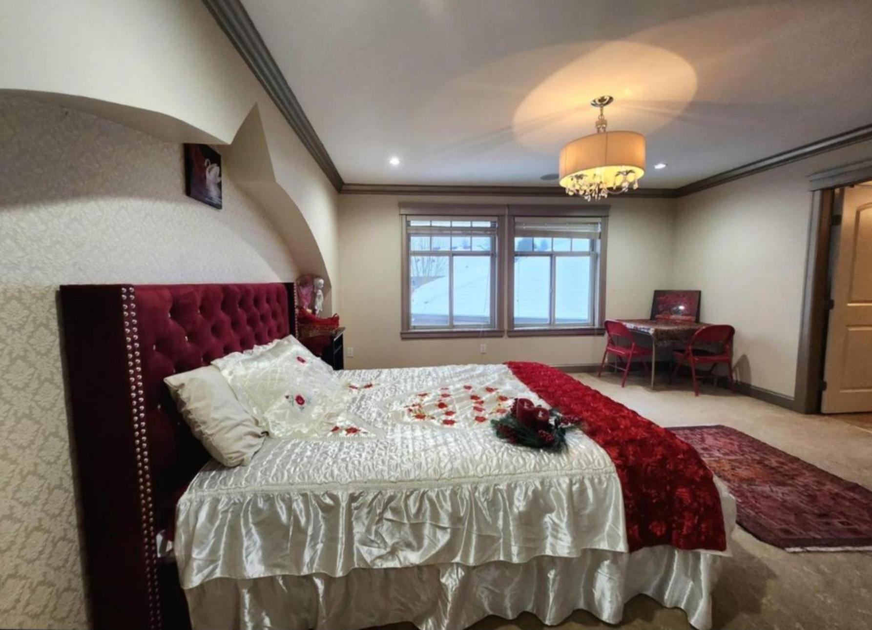 Empress Madani Palace Hotel Surrey Luaran gambar