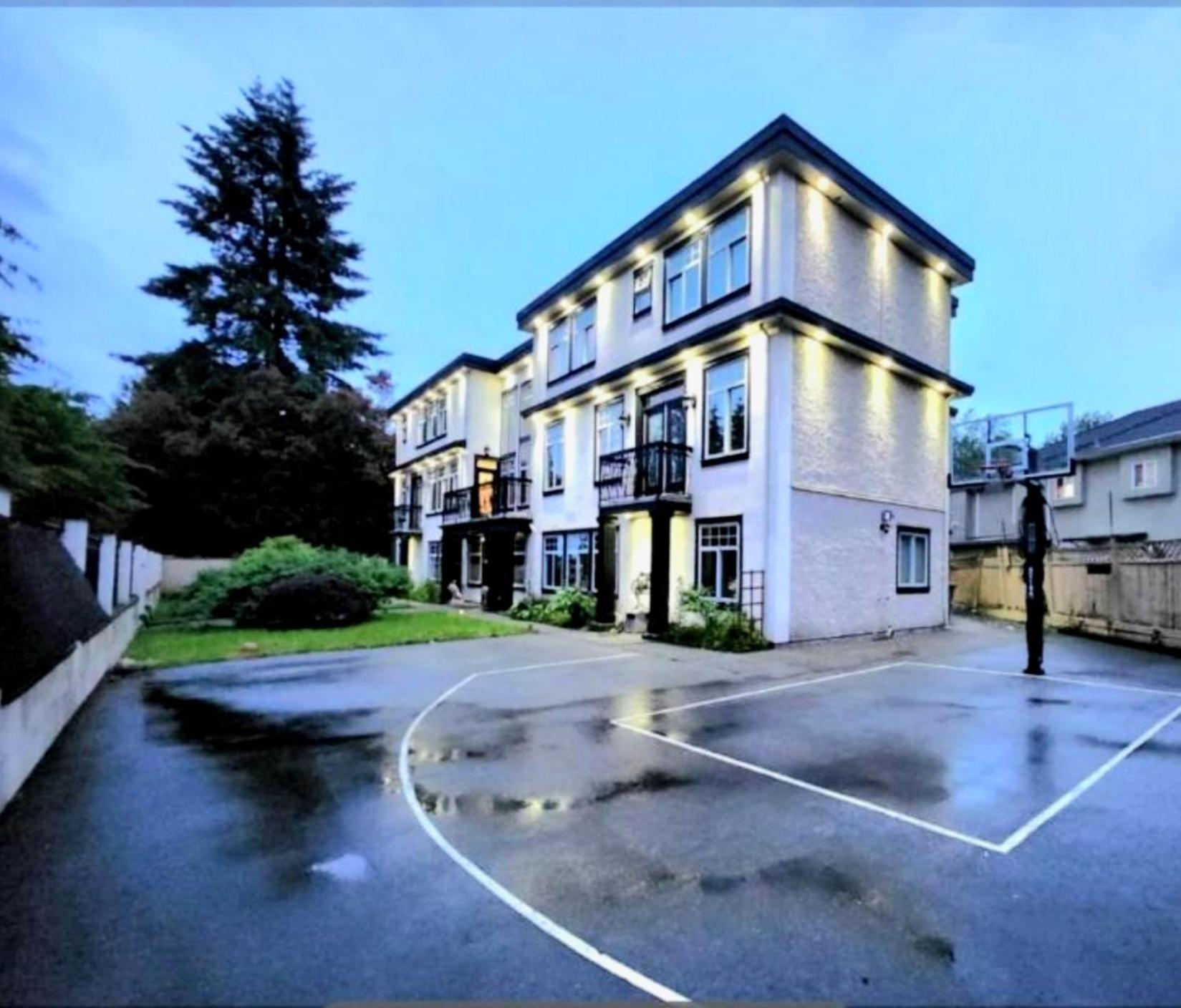 Empress Madani Palace Hotel Surrey Luaran gambar